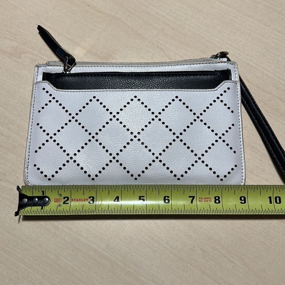 Shiraleah wristlet black & white- like new - Picture 9 of 10
